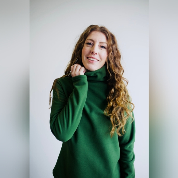 Haus of Birch Green WindPro Turtleneck Fleece - Picture 1 of 6